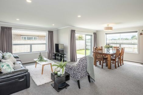 Photo of property in 94 Mazengarb Road, Paraparaumu Beach, Paraparaumu, 5032