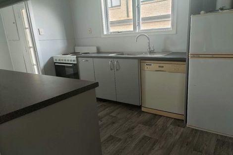 Photo of property in 38 Kervil Avenue, Te Atatu Peninsula, Auckland, 0610