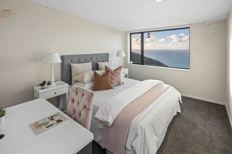 Photo of property in 81 Piha Road, Piha, 0772