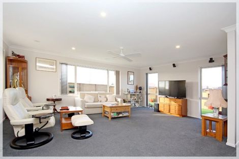 Photo of property in 25 Forbes Road, Foxton Beach, Foxton, 4815