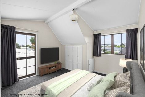 Photo of property in 2/2 Heretaunga Street East, Parkvale, Hastings, 4122