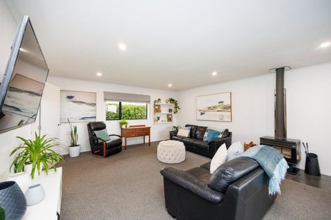 Photo of property in 4 Wake Place, Aokautere, Palmerston North, 4471