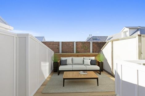 Photo of property in Victoria Villas, 23/35u Pirie Street, Mount Victoria, Wellington, 6011