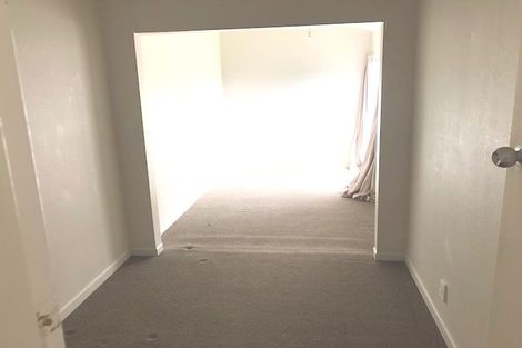 Photo of property in 16 Pomaria Road, Henderson, Auckland, 0610