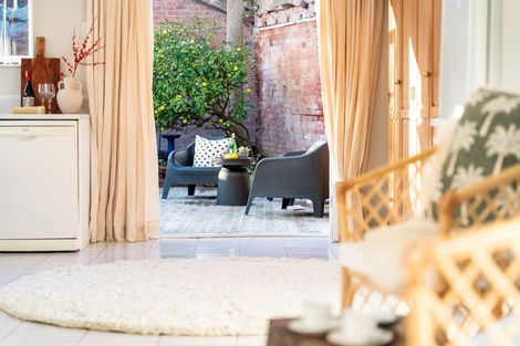 Photo of property in 81 Elizabeth Street, Mount Victoria, Wellington, 6011