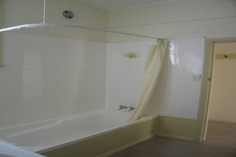 Photo of property in 213 The Parade, Island Bay, Wellington, 6023