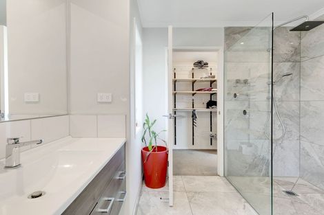 Photo of property in 117 Queen Charlotte Drive, Aotea, Porirua, 5024
