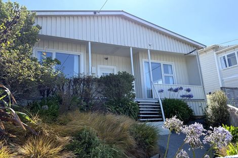 Photo of property in 37 Ara Paiwhenua, Tawa, Wellington, 5028