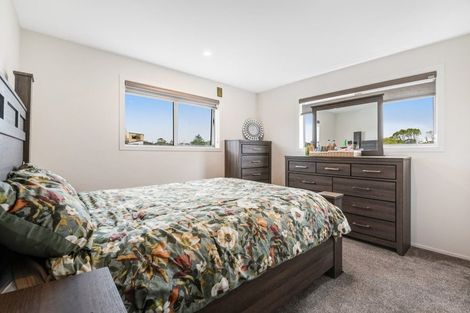 Photo of property in 30 Salamanca Road, Sunnynook, Auckland, 0620