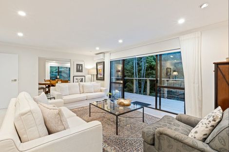 Photo of property in 33 Homewood Place, Chatswood, Auckland, 0626
