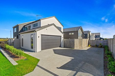 Photo of property in 78 Metoriti Crescent, Karaka, 2124