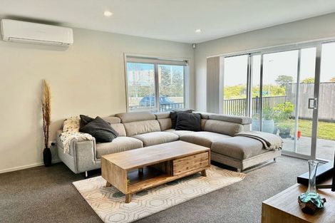 Photo of property in 8 Recovery Road, Papakura, 2110