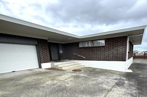 Photo of property in 12 Faith Bullock Place, New Lynn, Auckland, 0600