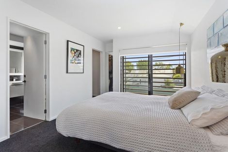 Photo of property in 154 Holly Road, St Albans, Christchurch, 8014