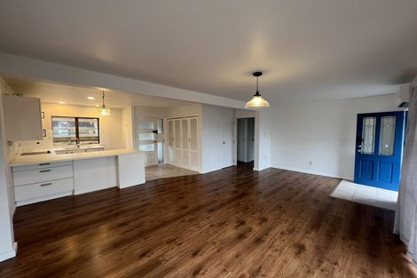 Photo of property in 2/16 Hollyhock Place, Browns Bay, Auckland, 0630