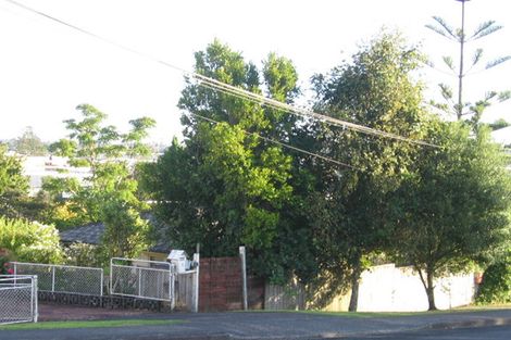 Photo of property in 2/1 Anne Road, Hillcrest, Auckland, 0627