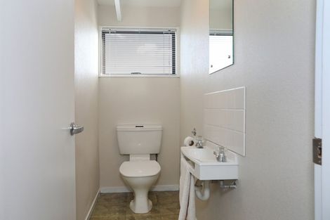 Photo of property in 11 Oaklea Avenue, Marton, 4710