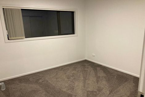 Photo of property in 4/60 Hayfield Way, Karaka, Papakura, 2580