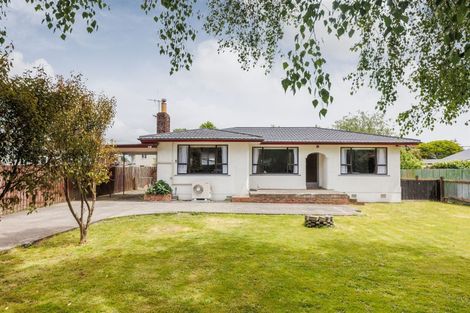 Photo of property in 71 Bridge Street, Bulls, 4818