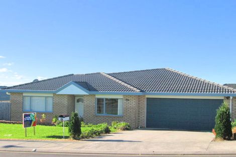 Photo of property in 40 Fleetwood Drive, Henderson, Auckland, 0612