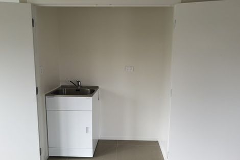 Photo of property in 12 Honour Road, Papakura, 2110