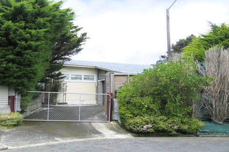 Photo of property in 32 Silverbirch Grove, Churton Park, Wellington, 6037