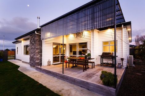Photo of property in 16 Freedom Drive, Kelvin Grove, Palmerston North, 4414