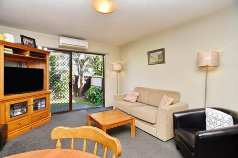 Photo of property in 32 Prestons Road, Redwood, Christchurch, 8051