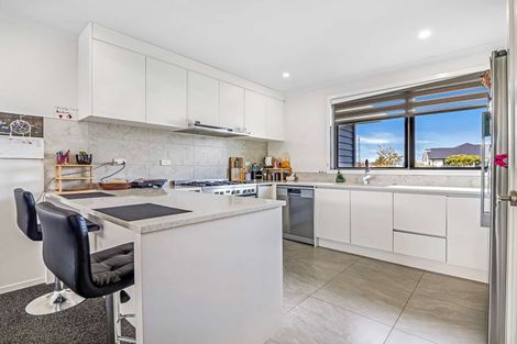 Photo of property in 1 Kaaka Street, Cambridge, 3434