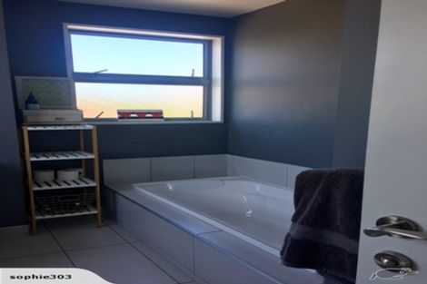 Photo of property in 128 Holly Road, St Albans, Christchurch, 8014