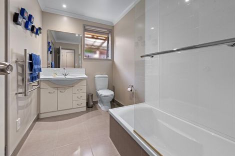 Photo of property in 5 Olive Close, Omokoroa, 3114