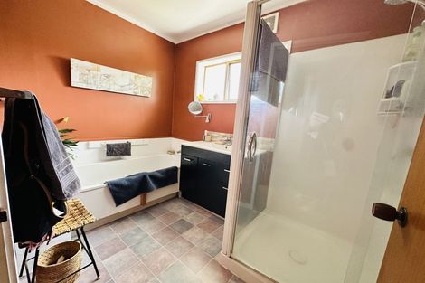 Photo of property in 1/226 Glenvar Road, Torbay, Auckland, 0630