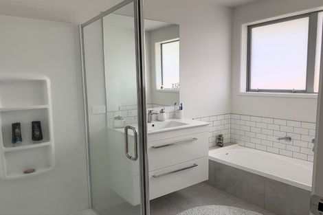 Photo of property in 553 Grenada Street, Papamoa Beach, Papamoa, 3118