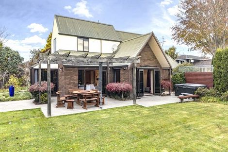 Photo of property in 5 Abbotts Place, Avonhead, Christchurch, 8042