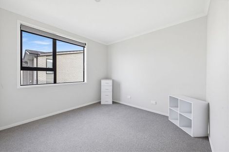 Photo of property in 15 Discovery Place, Marfell, New Plymouth, 4310