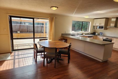 Photo of property in 12 Gatonby Place, Avonhead, Christchurch, 8042