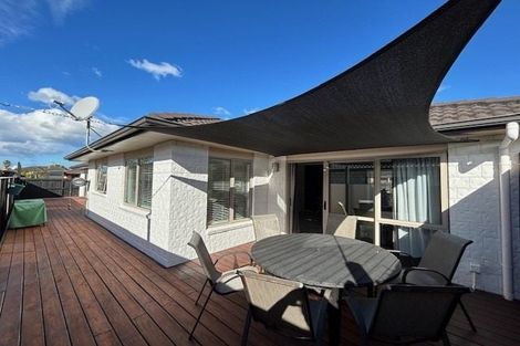 Photo of property in 21 Grabella Place, Papamoa Beach, Papamoa, 3118