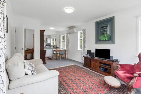 Photo of property in 36 Miles Crescent, Newlands, Wellington, 6037