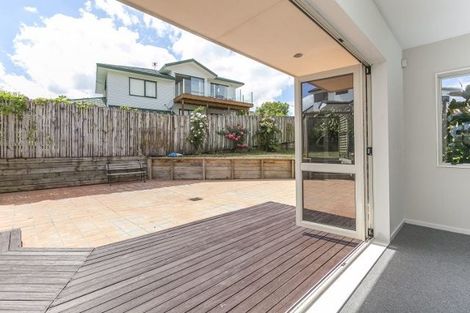 Photo of property in 14 Ribbonwood Crescent, Goodwood Heights, Auckland, 2105