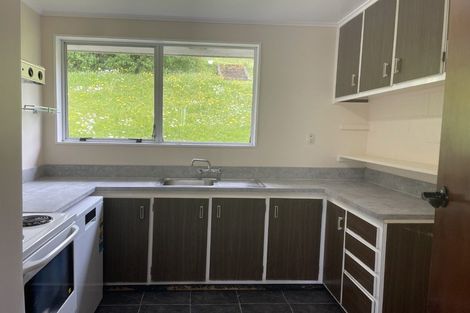 Photo of property in 20a Bloomsbury Grove, Newlands, Wellington, 6037