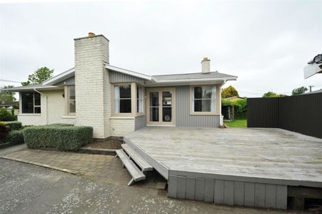 Photo of property in 37 Greendale Avenue, Avonhead, Christchurch, 8042