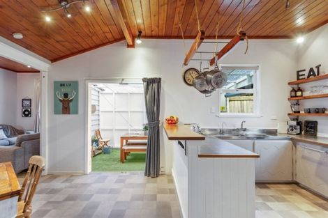 Photo of property in 1 Karaka Street, Helensville, 0800