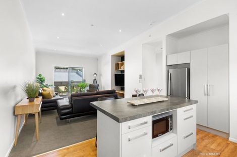 Photo of property in 8/123 The Parade, Island Bay, Wellington, 6023