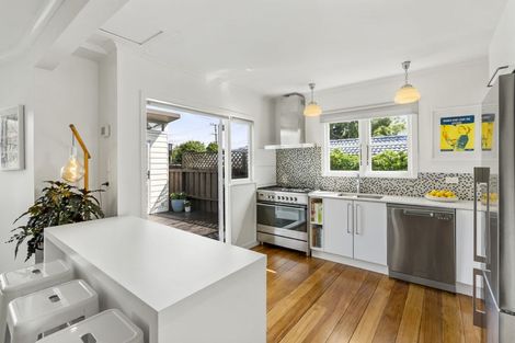 Photo of property in 1/46 Eversleigh Road, Belmont, Auckland, 0622