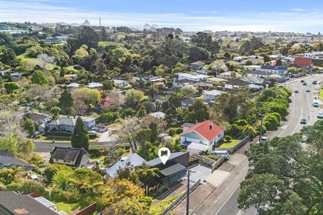 Photo of property in 120a Mangorei Road, Merrilands, New Plymouth, 4312
