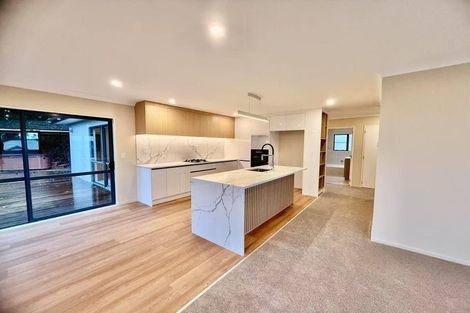 Photo of property in 5 Maidstone Place, Oteha, Auckland, 0632