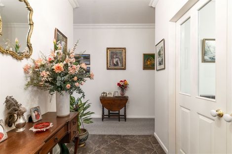 Photo of property in 1 Oak View Place, Greytown, 5712