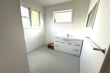 Photo of property in 305 Don Buck Road, Massey, Auckland, 0614