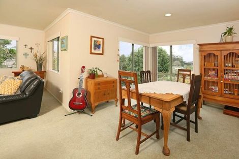 Photo of property in 10 Jubaea Place, Henderson, Auckland, 0610