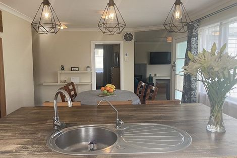 Photo of property in 5 Page Street, Stratford, 4332